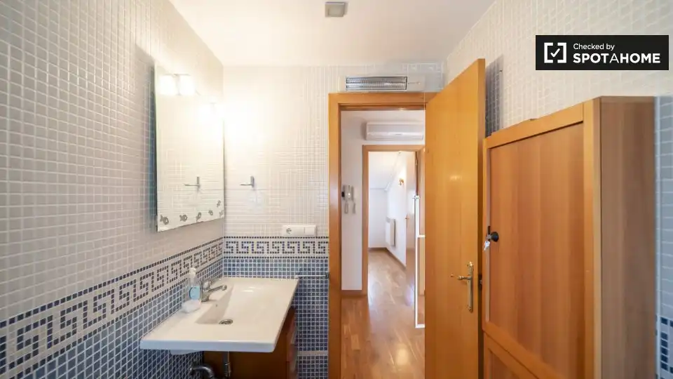 Badezimmer von Wohnung zur Miete in Sagunto / Sagunt mit Klimaanlage, Heizung und Möbliert