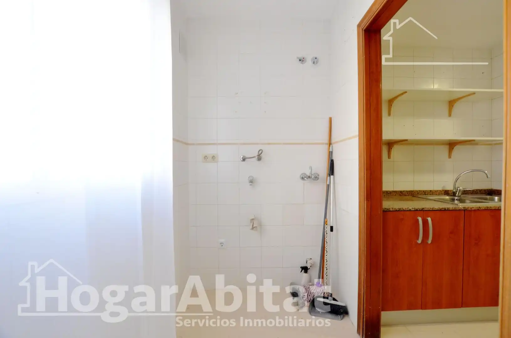 Bathroom of Flat for sale in Gandia  with Parquet flooring and Balcony