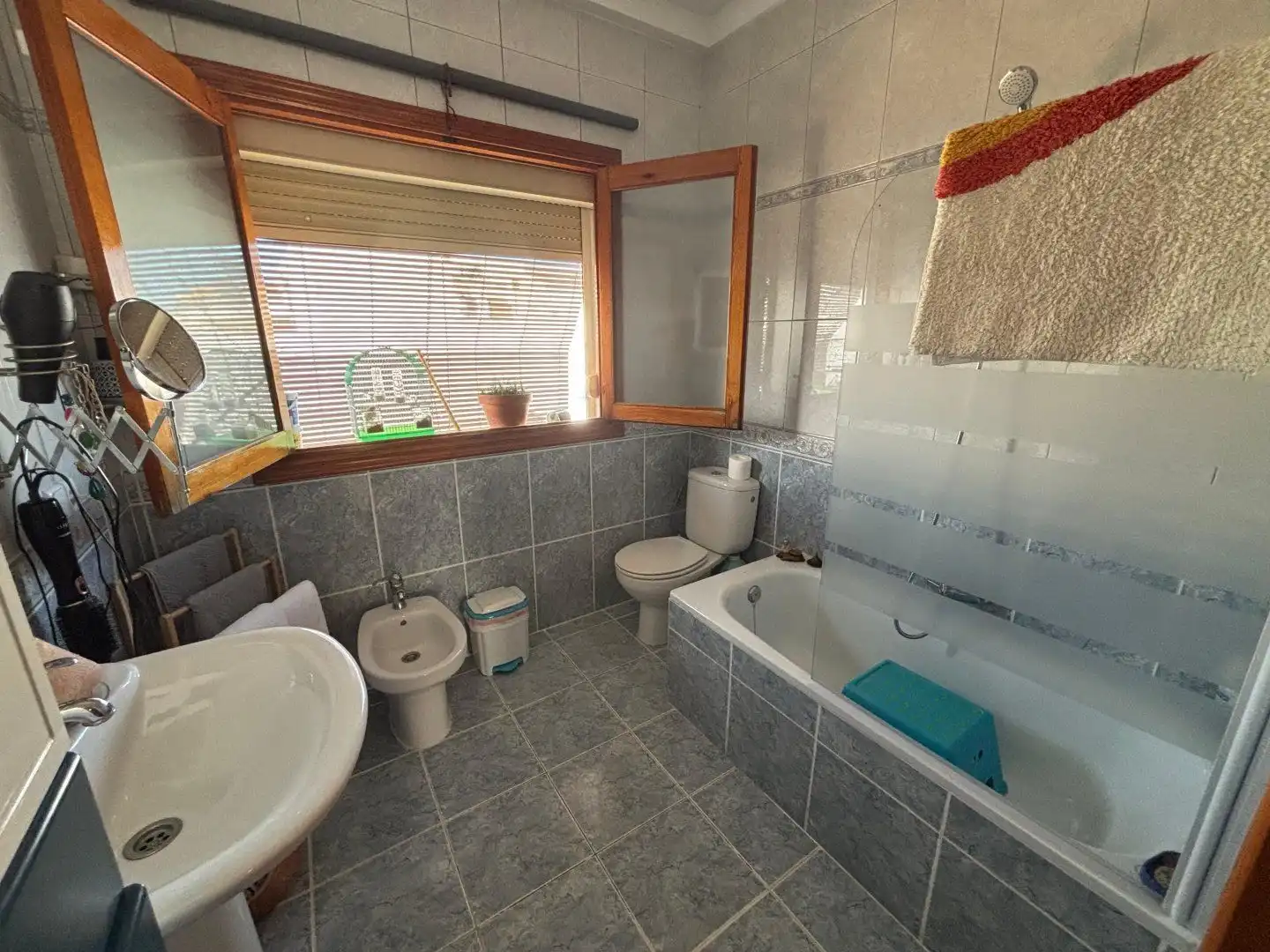 Bathroom of Flat for sale in Pilas  with Air Conditioner, Terrace and Balcony