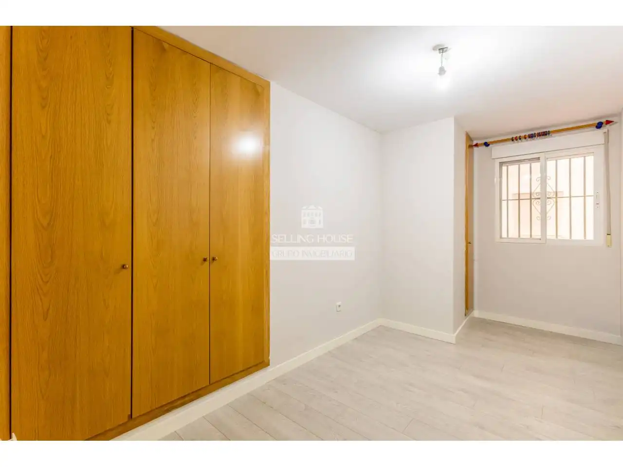 Bedroom of Flat for sale in Valencia  with Heating, Parquet flooring and Balcony