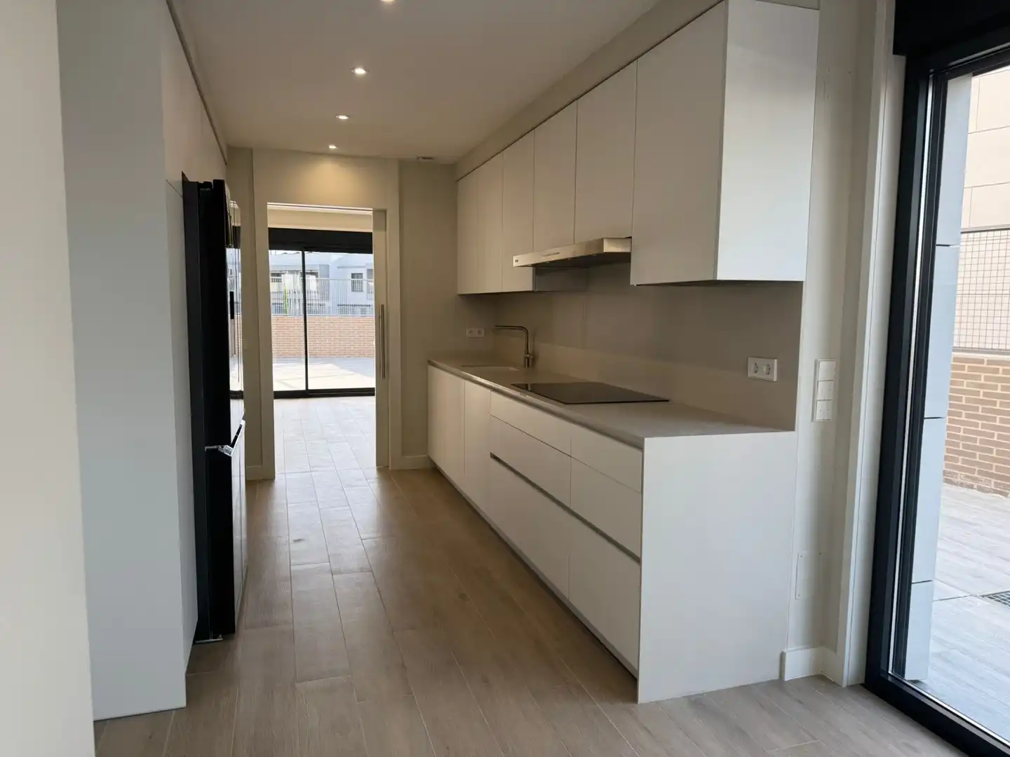 Cocina de Casa adosada en venta en Boadilla del Monte con Aire acondicionado, Calefacción y Jardín privado