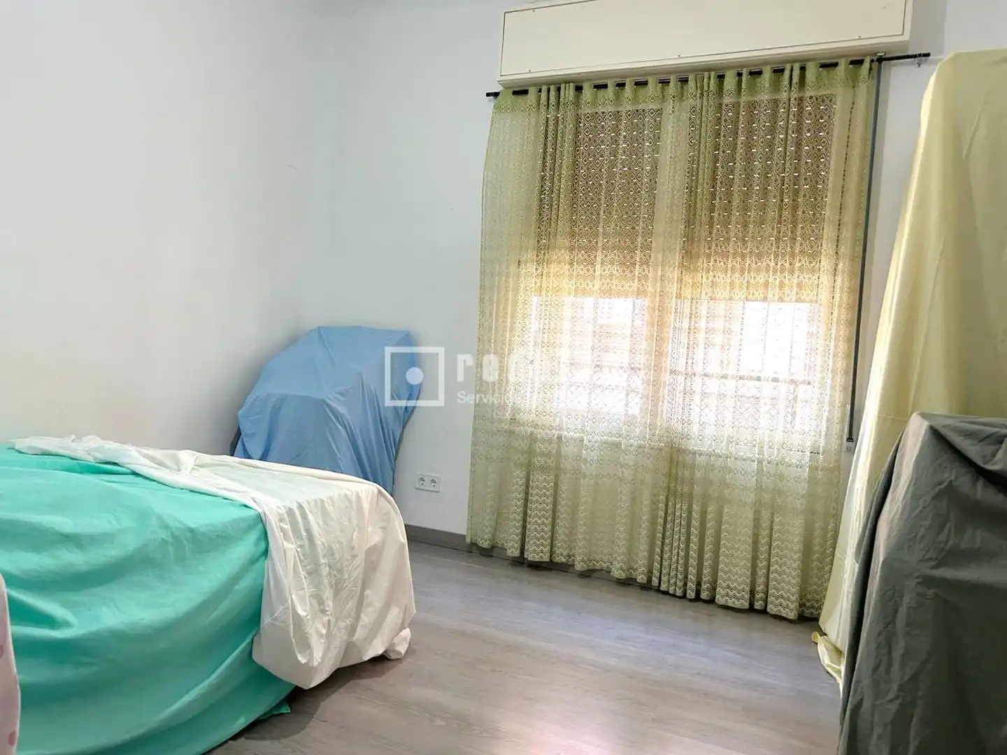 Habitación de Piso en venta en Madrid con Jardín privado
