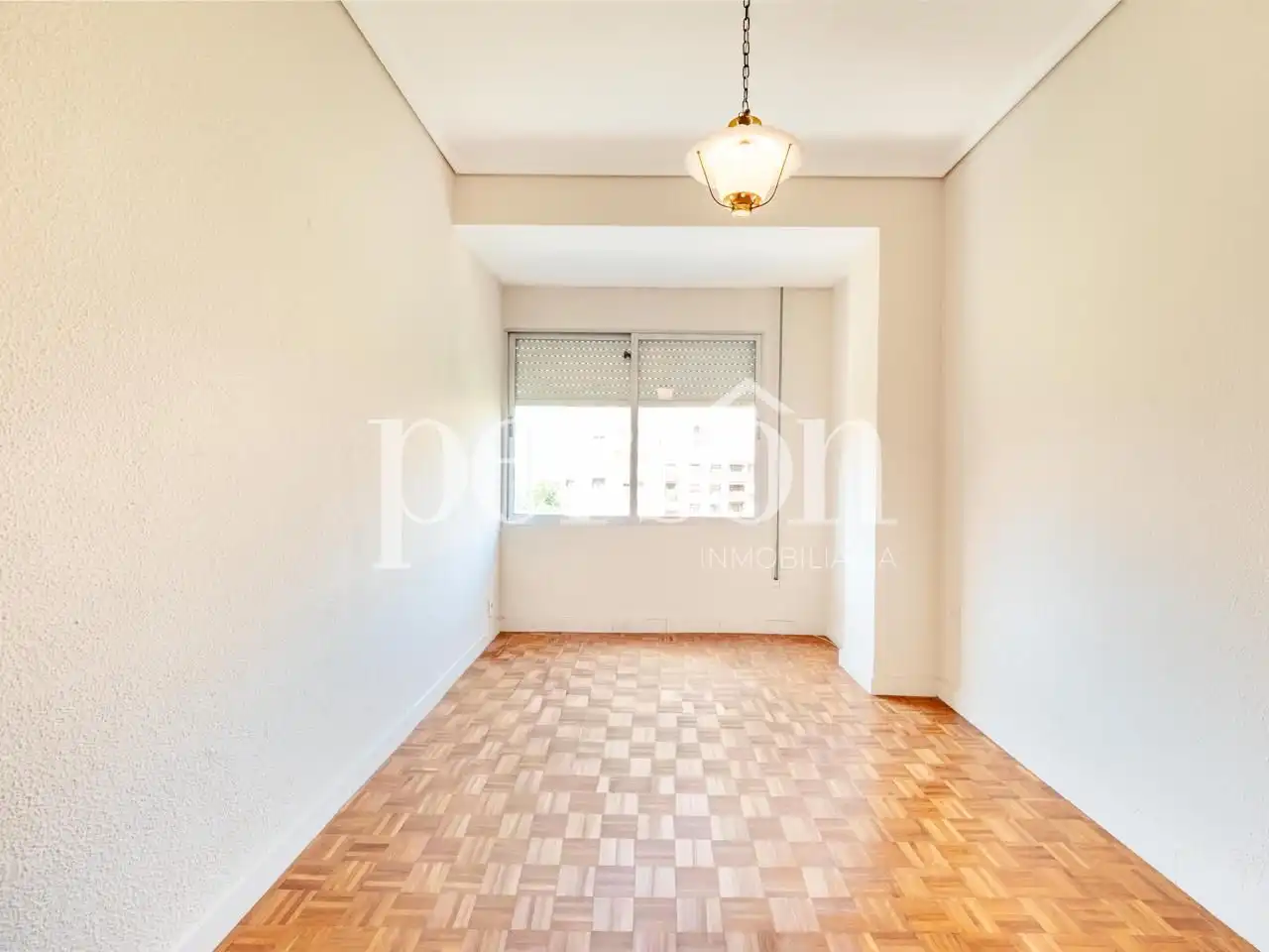 Bedroom of Flat for sale in Valencia  with Parquet flooring and Balcony