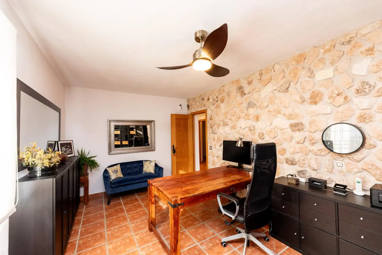 Sala d'estar de Casa o xalet en venda en Colmenar de Oreja amb Calefacció, Jardí privat i Traster