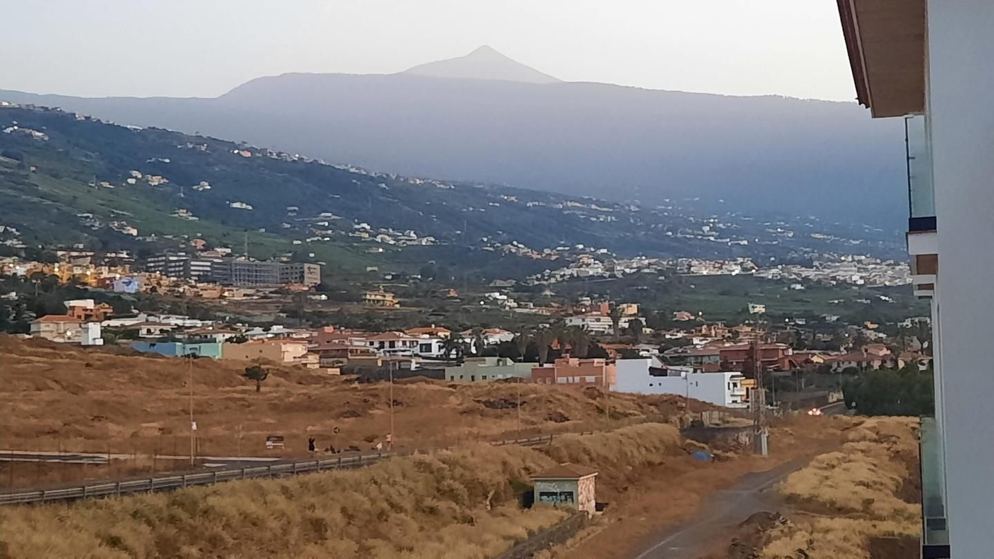 Vista exterior de Pis en venda en La Orotava amb Traster i Balcó