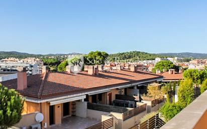 Vista exterior de Casa adosada en venda en Lloret de Mar amb Aire condicionat, Terrassa i Piscina