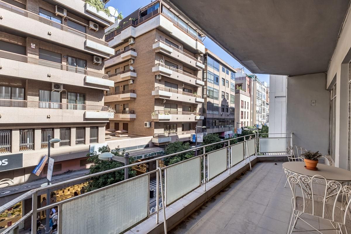 Terrassa de Pis en venda en  Granada Capital amb Terrassa, Traster i Balcó