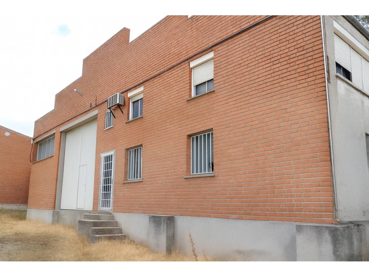 Exterior view of Industrial buildings to rent in Moraleja de Enmedio
