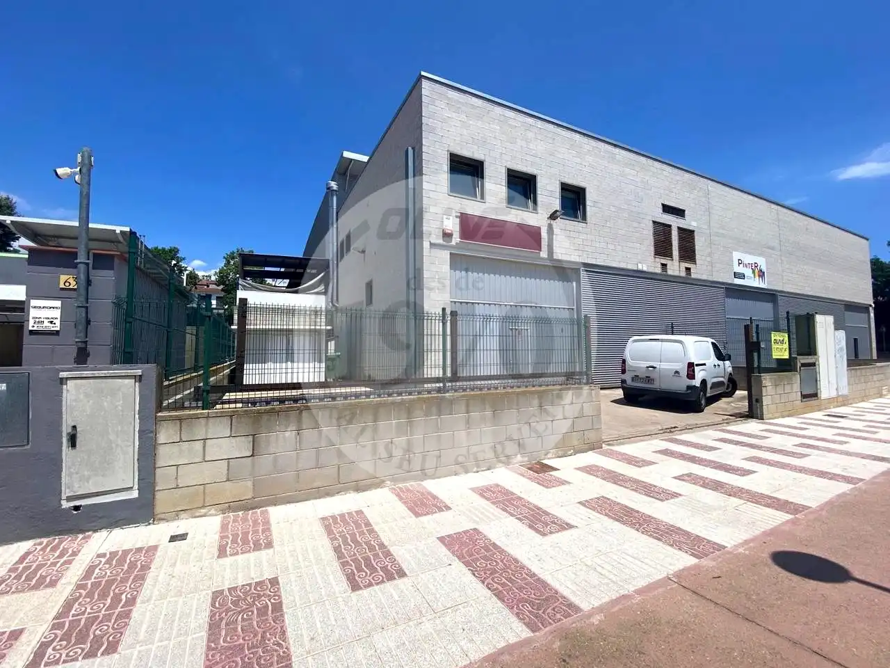 Industrial building for sale in Avinguda Carrilet, imagen 2