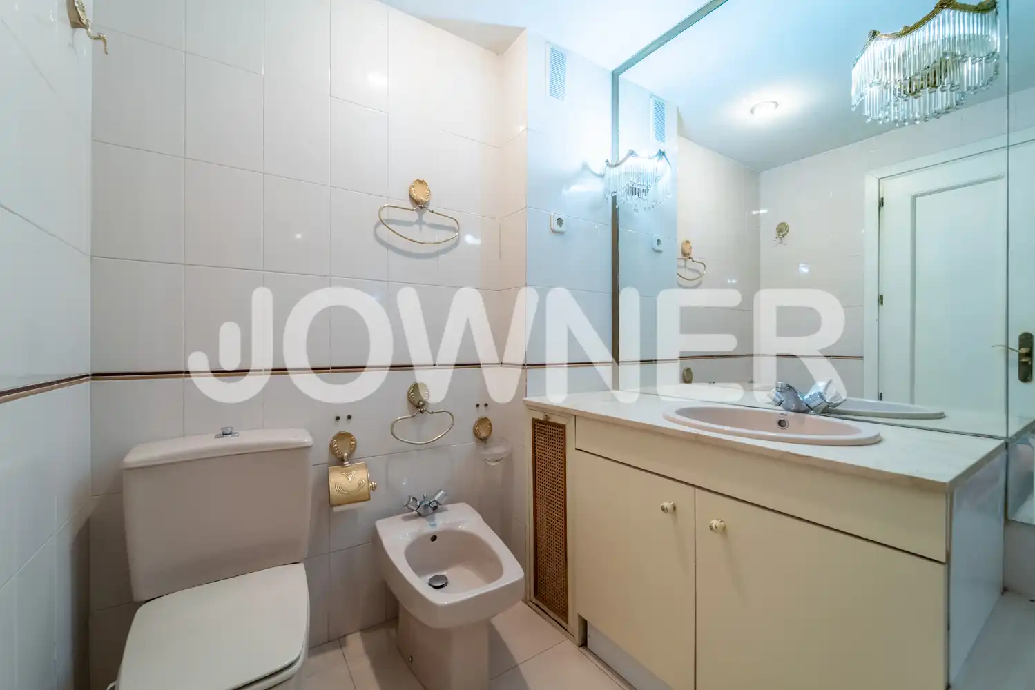 Bathroom of Flat for rent in Madrid  with Air Conditioner, Heating and Furnished
