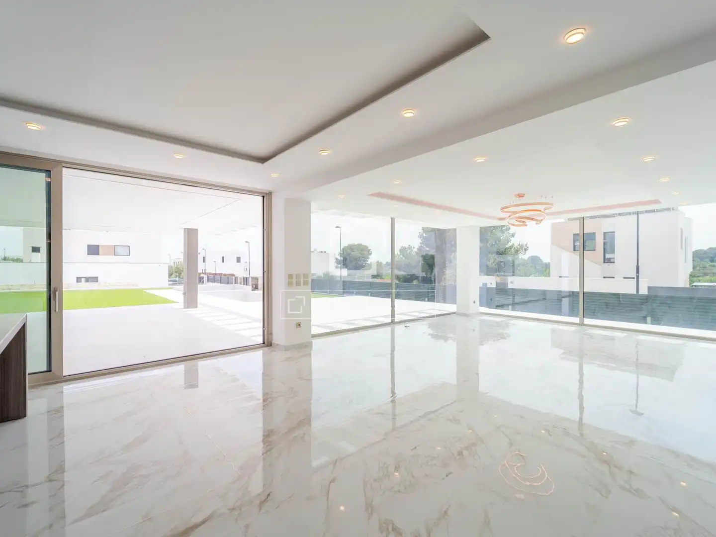Houses for sale in Torrent  with Air Conditioner, Private garden and Terrace