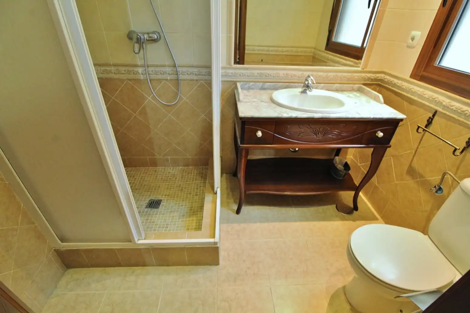 Bany de Casa o xalet en venda en Rincón de la Victoria amb Aire condicionat, Jardí privat i Terrassa