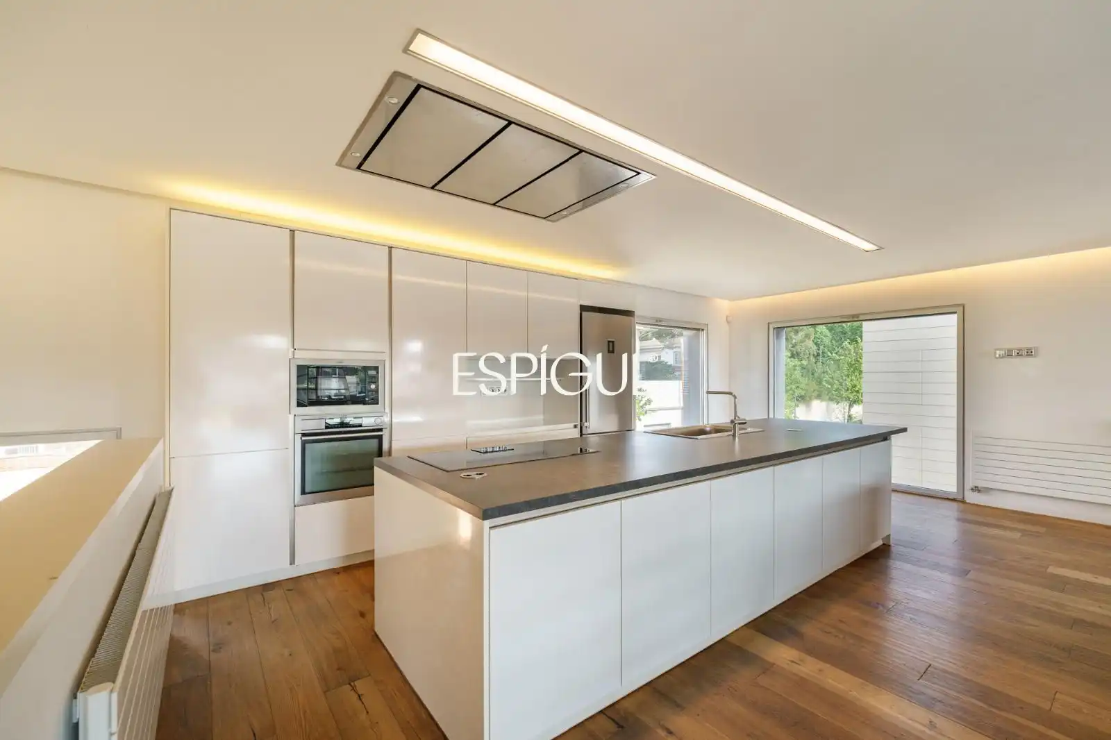 Cuina de Dúplex en venda en Tiana amb Aire condicionat, Calefacció i Parquet