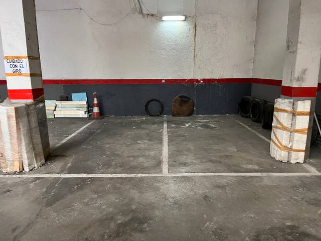 Garaje en Venta en Calle de la Reina Mercedes en Pueblo