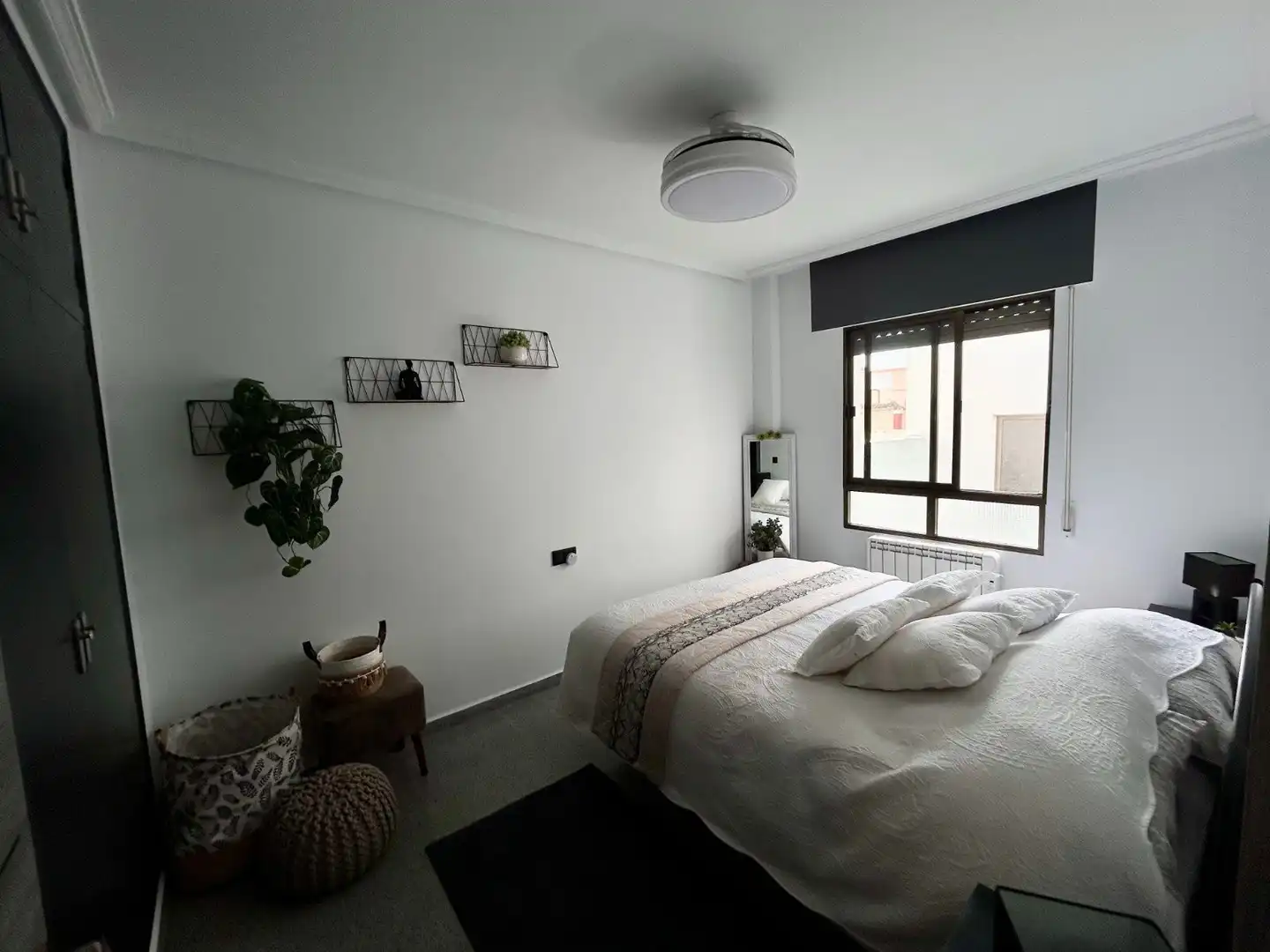 Dormitori de Apartament en venda en Orihuela amb Calefacció, Traster i Moblat