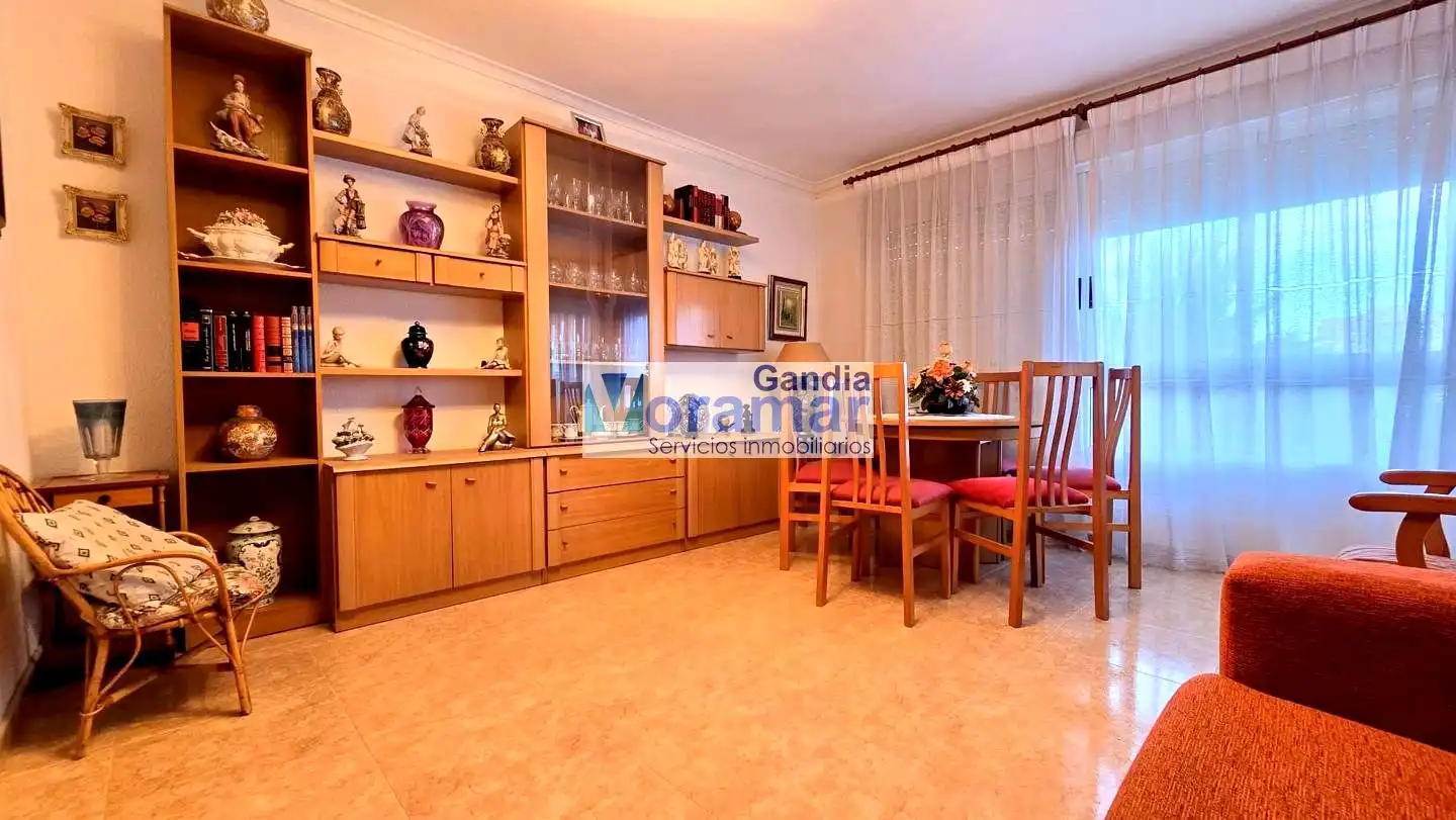 Comedor de Apartamento de alquiler en Gandia con Aire acondicionado, Calefacción y Piscina comunitaria