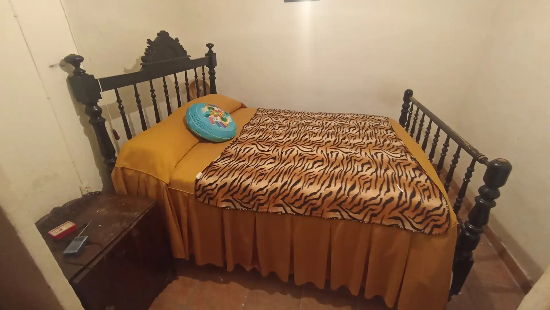 Habitación de Finca rústica en venta en Camporrélls con Calefacción, Trastero y Amueblado