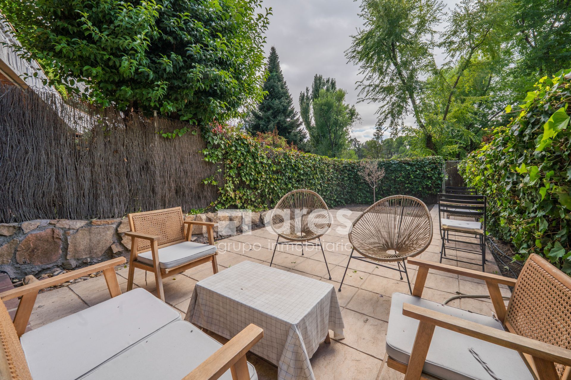Terrassa de Pis en venda en La Moraleja amb Calefacció i Jardí privat