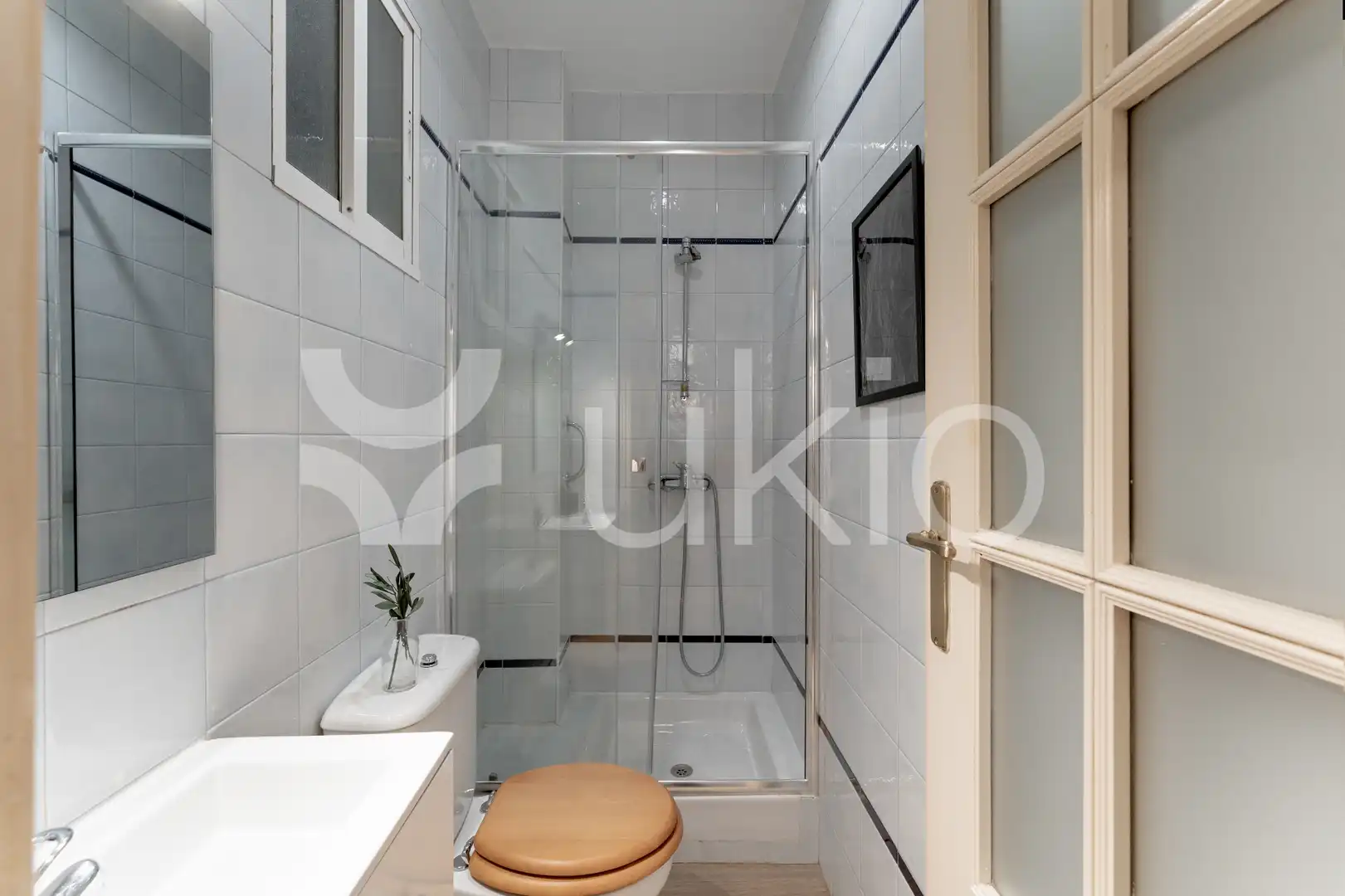 Bany de Apartament de lloguer en Madrid amb Aire condicionat, Calefacció i Moblat