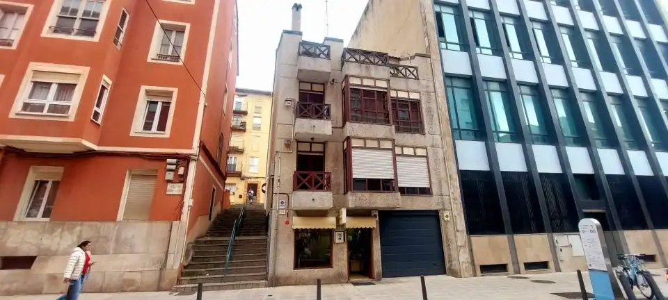 Außenansicht von Maisonette zum Verkauf in Santander mit Heizung und Abstellraum