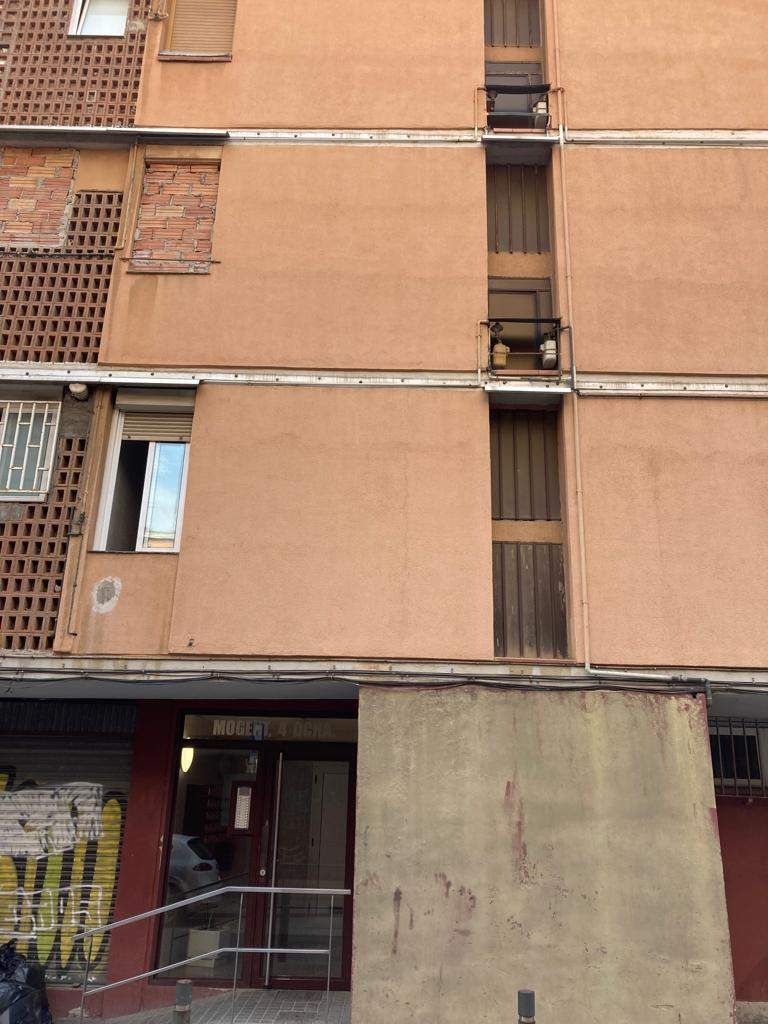 Exterior view of Flat for sale in  Barcelona Capital  with Heating