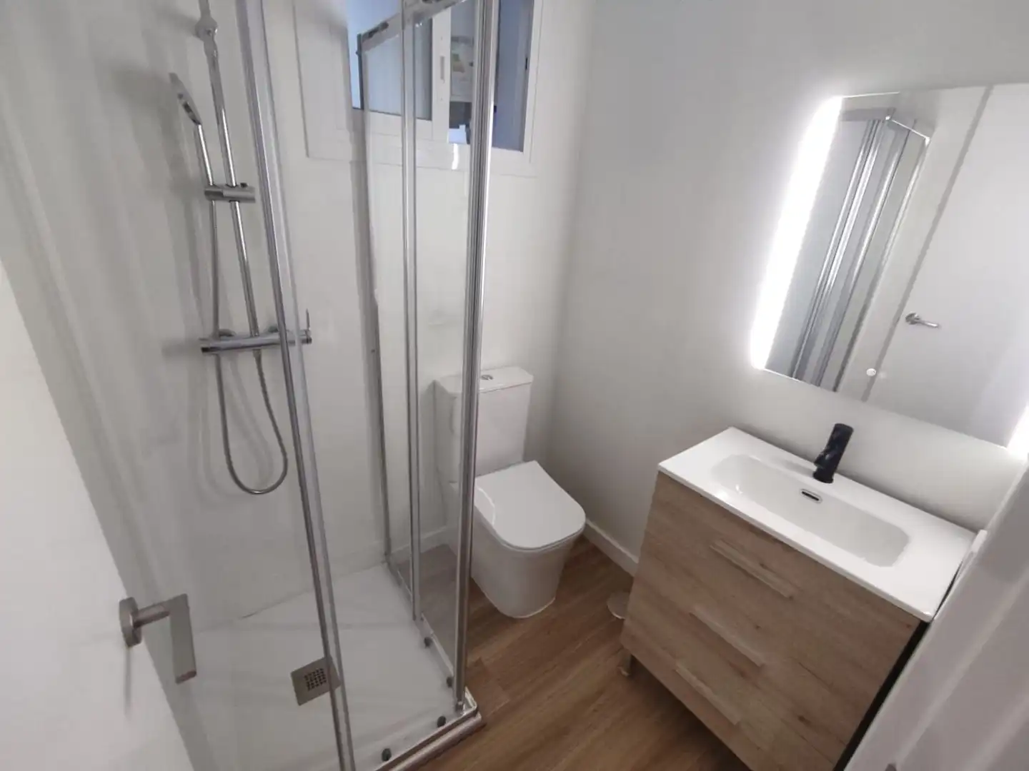 Badezimmer von Wohnung zur Miete in Jaén mit Heizung