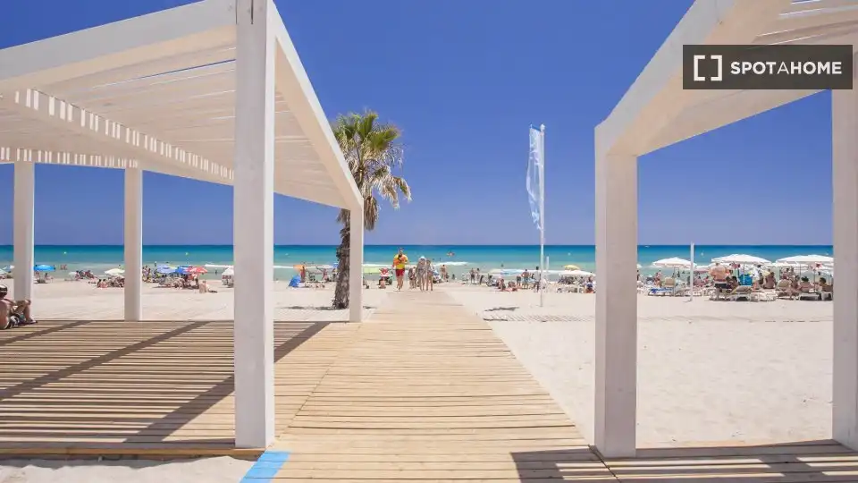 Außenansicht von Wohnung zur untervermieten in Alicante / Alacant mit Klimaanlage, Terrasse und Möbliert