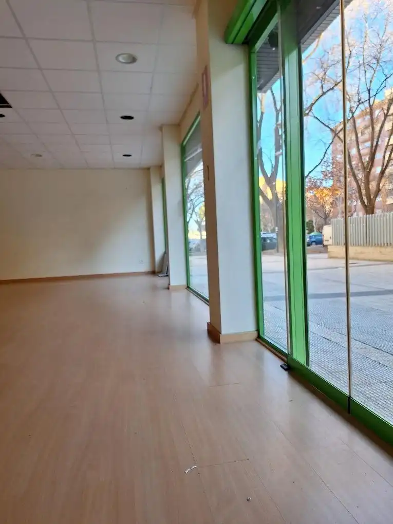 Local en venta en Zaragoza