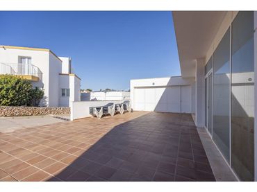 Locale commerciale in vendita a Biniancolla - Punta Prima