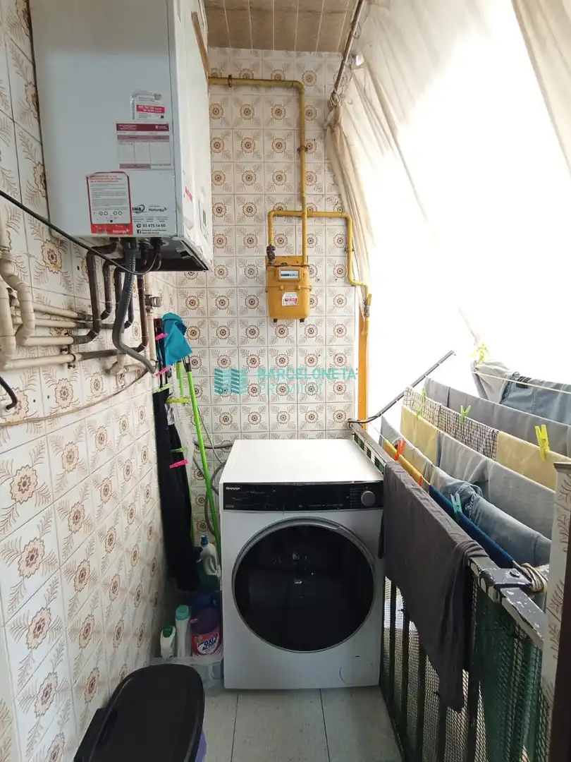 Piso en venta en Barcelona con Calefacción, Terraza y Alarma