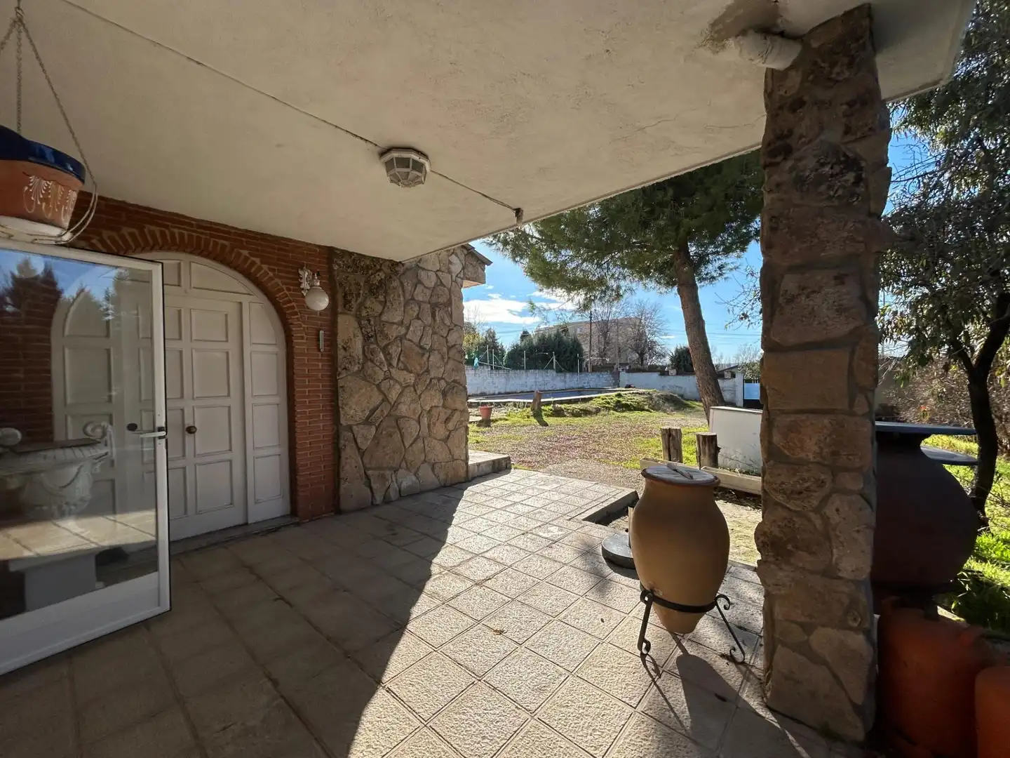 Terrassa de Casa o xalet en venda en Villalbilla amb Jardí privat i Piscina
