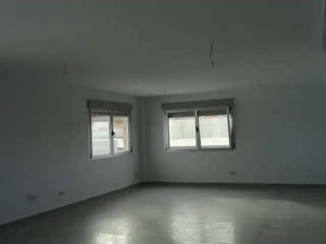 Oficina de lloguer a Polígono San Cristóbal, imagen 2