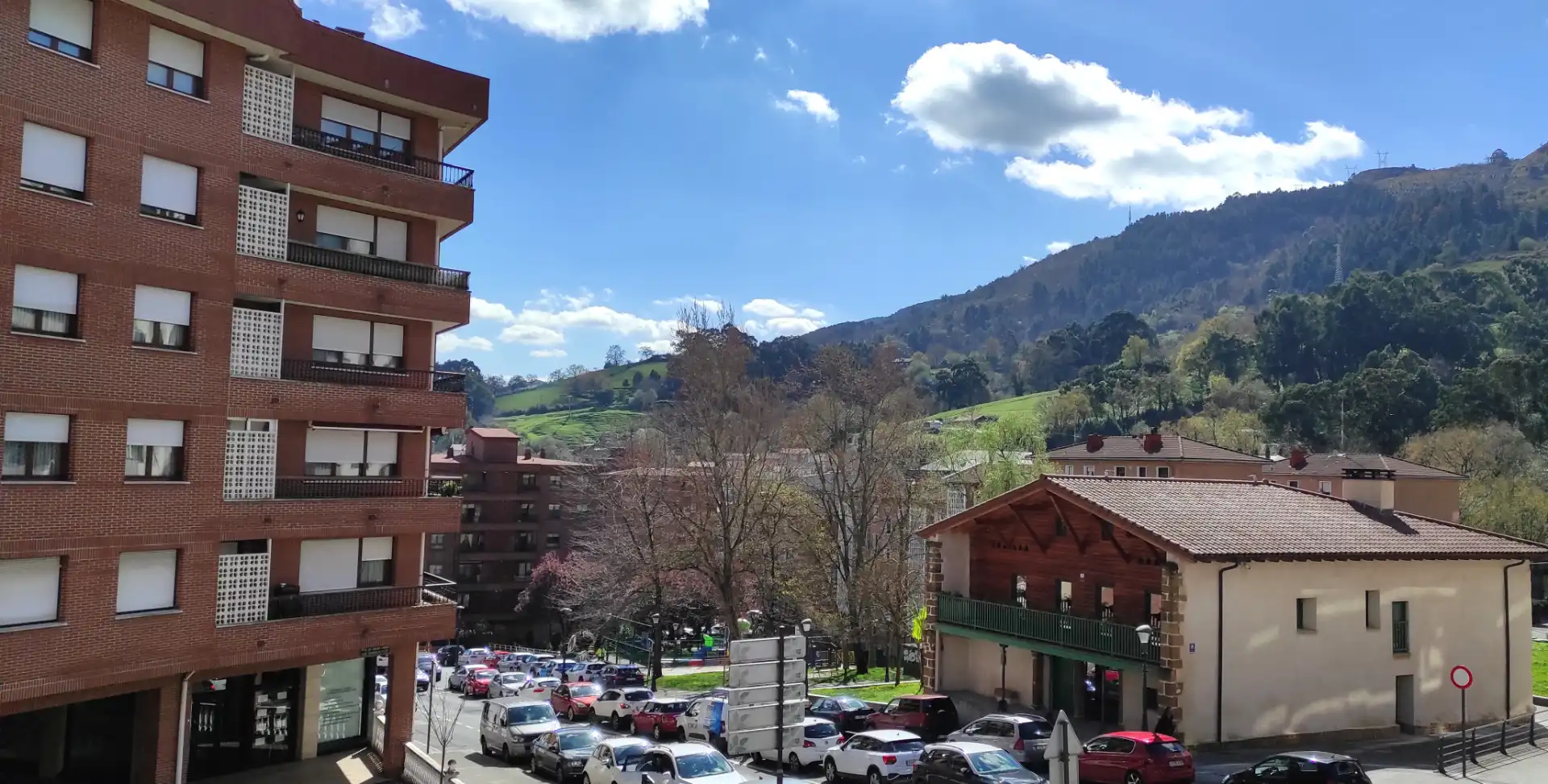 Vista exterior de Piso en venta en Valle de Trápaga-Trapagaran con Calefacción, Amueblado y Balcón