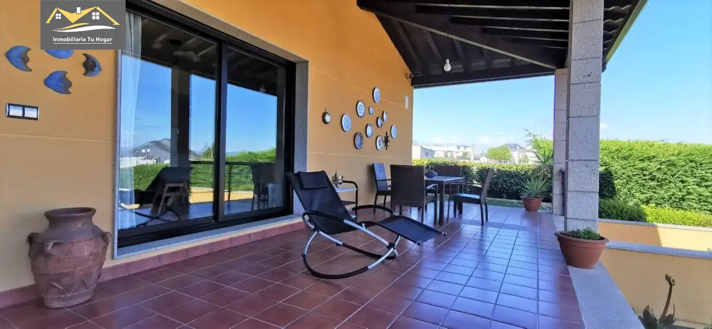 Terraza de Casa o chalet en venta en A Pobra de Trives  con Calefacción, Terraza y Trastero