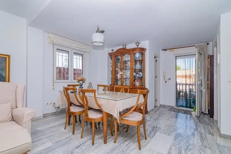Menjador de Casa o xalet en venda en Jun amb Aire condicionat, Terrassa i Traster