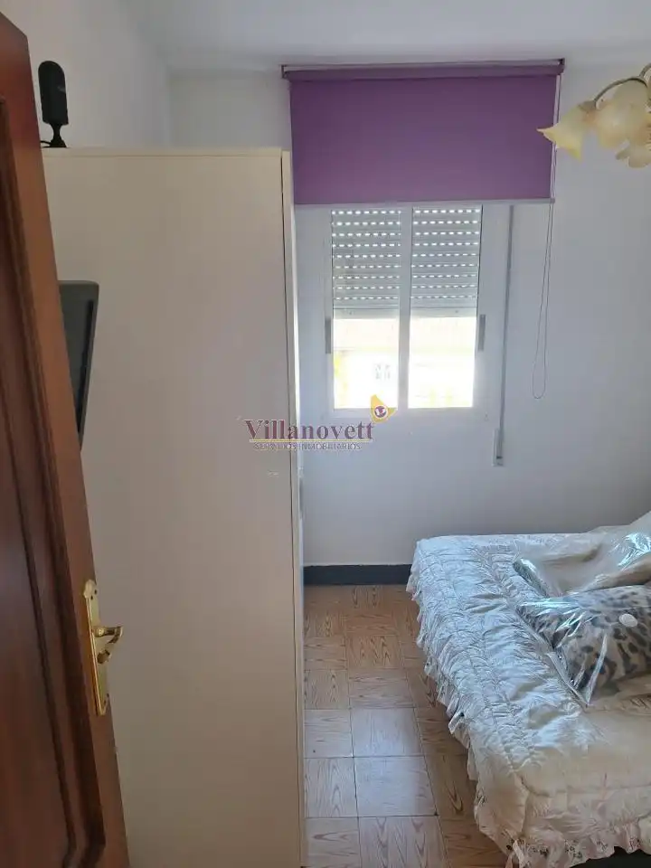 Dormitori de Pis de lloguer en Redondela amb Calefacció i Moblat