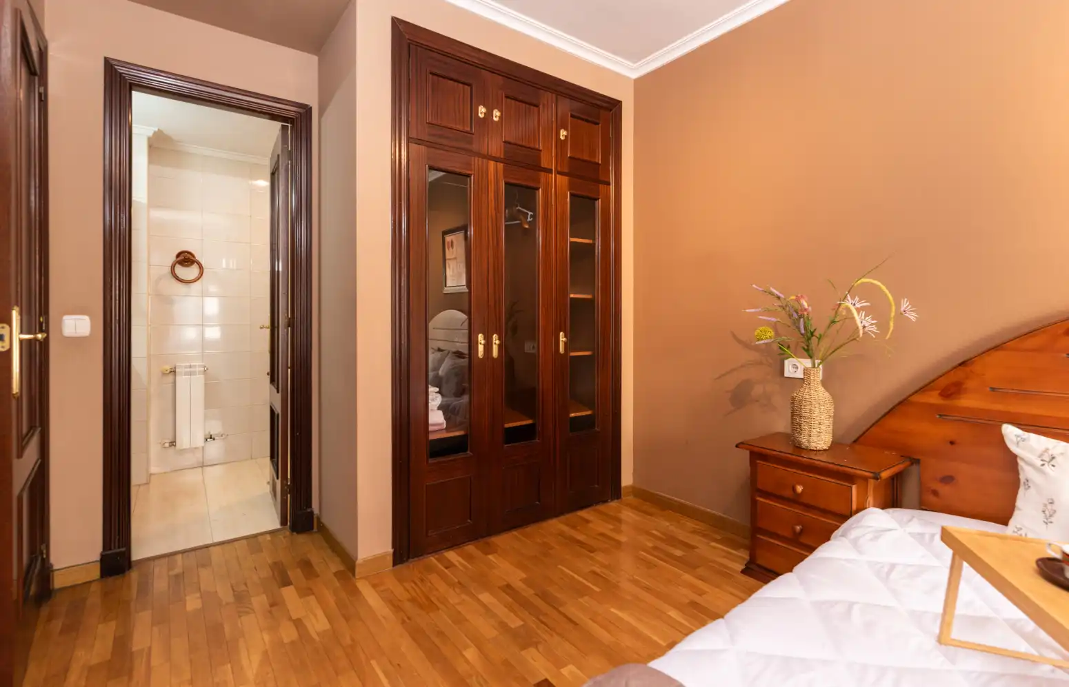 Habitación de Piso en venta en Oviedo  con Calefacción, Parquet y Trastero