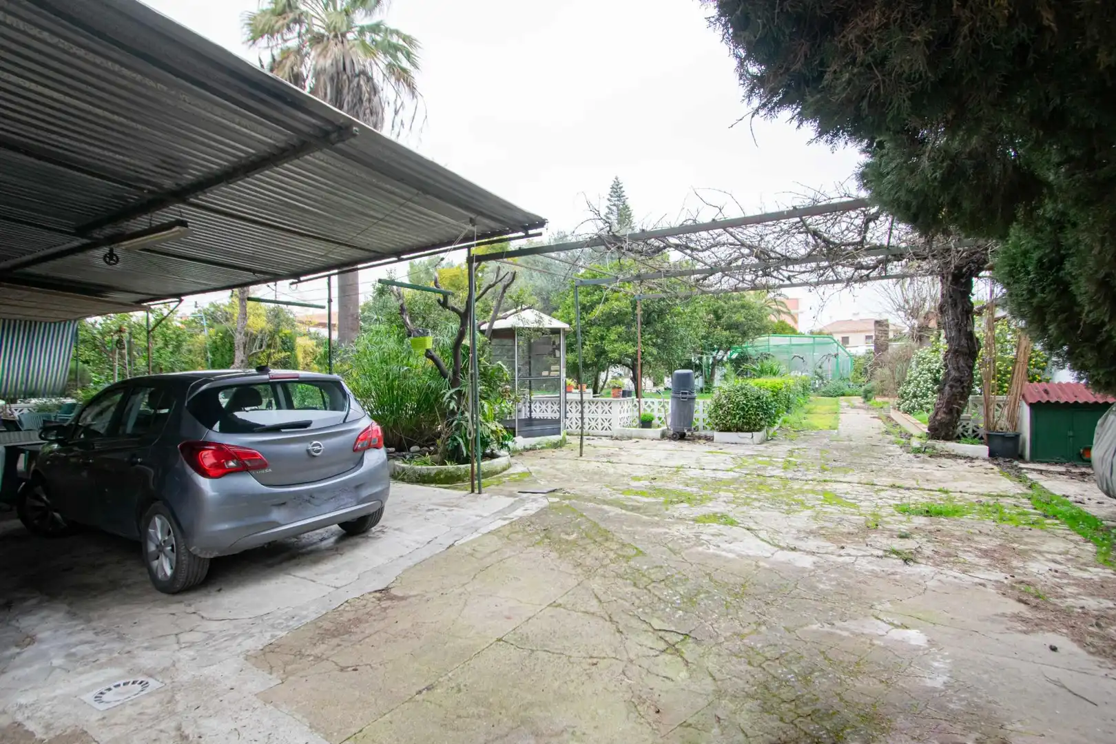 Aparcament de Casa o xalet en venda en Espartinas amb Jardí privat, Terrassa i Traster