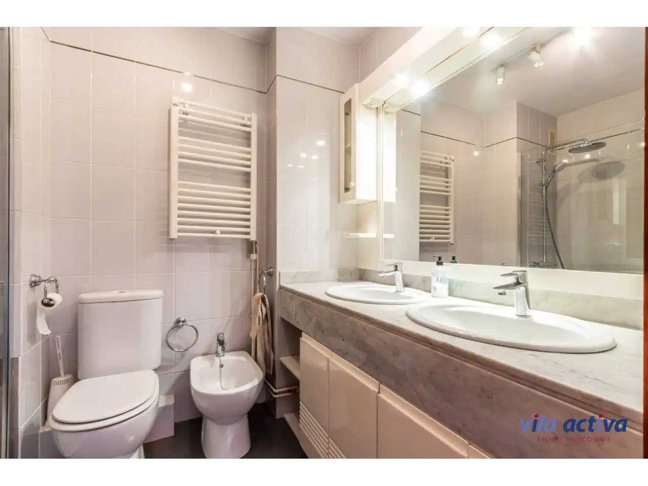 Baño de Dúplex en venta en Terrassa con Aire acondicionado, Calefacción y Terraza