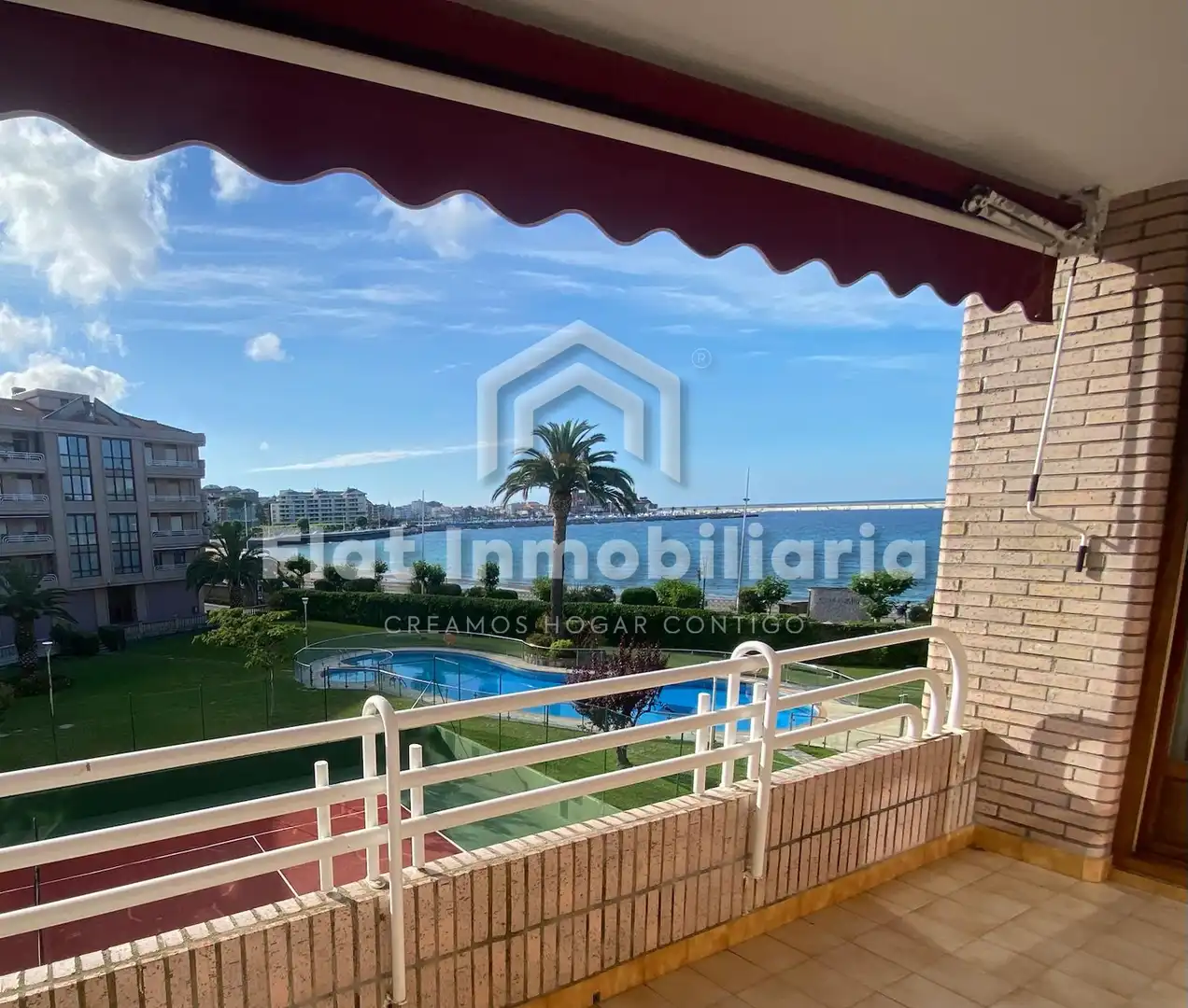 Vista exterior de Piso en venta en Castro-Urdiales con Calefacción, Parquet y Terraza