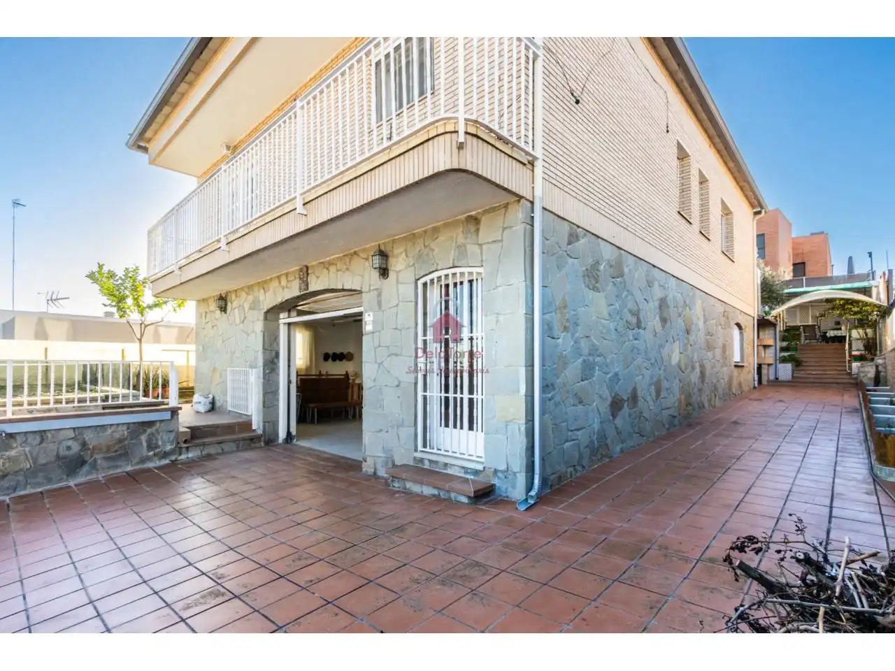 Vista exterior de Casa o chalet en venta en Terrassa con Aire acondicionado, Calefacción y Terraza