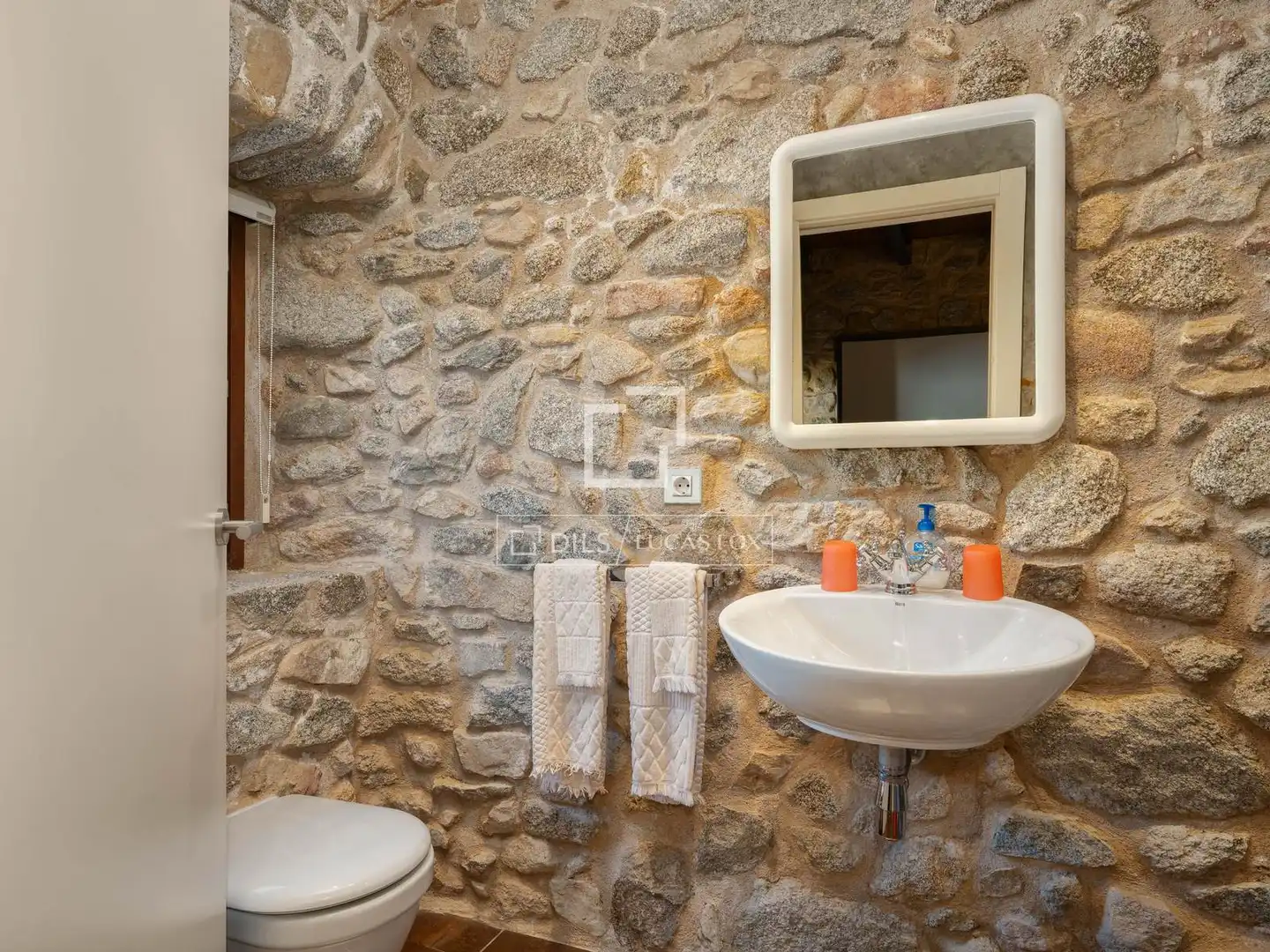 Bany de Finca rústica en venda en Maçanet de Cabrenys amb Calefacció, Jardí privat i Traster