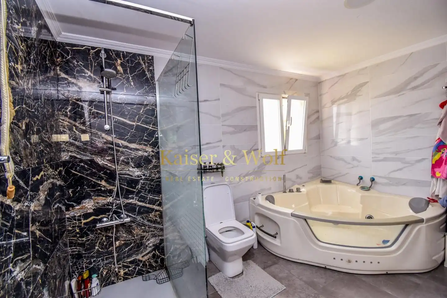 Baño de Finca rústica en venta en Crevillent con Jardín privado, Terraza y Piscina