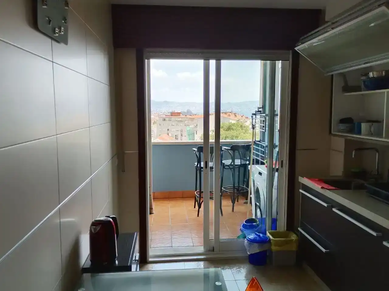 Cocina de Piso de alquiler en Cangas  con Parquet, Trastero y Amueblado