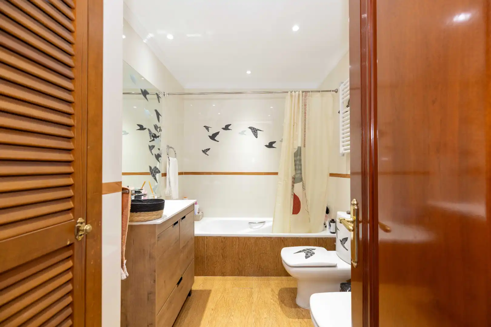 Badezimmer von Haus oder Chalet zum Verkauf in Málaga mit Klimaanlage, Heizung und Privatgarten
