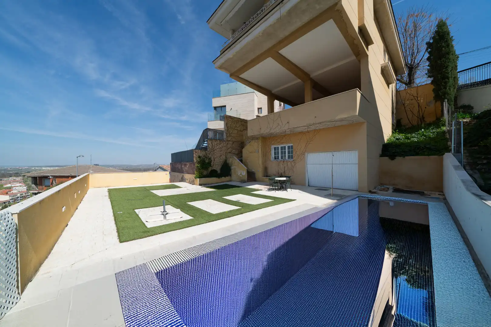 Swimming pool of Houses for sale in Aranjuez