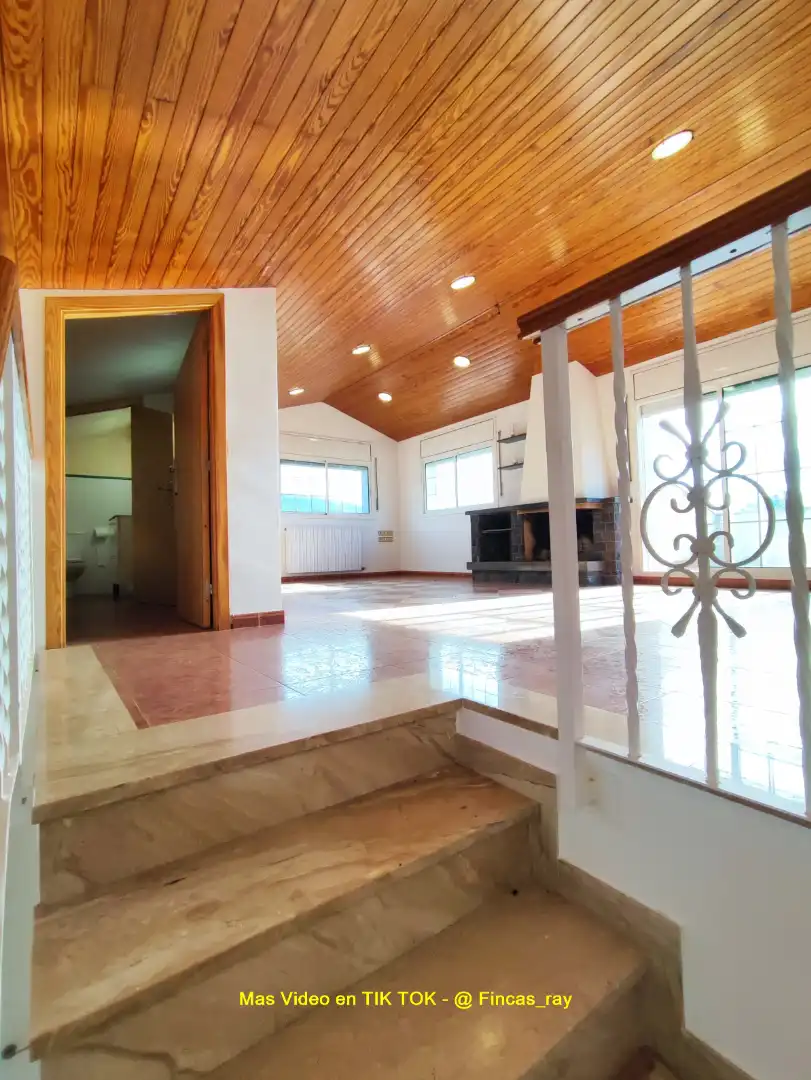 Sala de estar de Casa o chalet en venta en Bigues i Riells del Fai con Calefacción, Jardín privado y Terraza