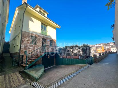 Exterior view of House or chalet for sale in Tapia de Casariego  with Heating, Private garden and Parquet flooring