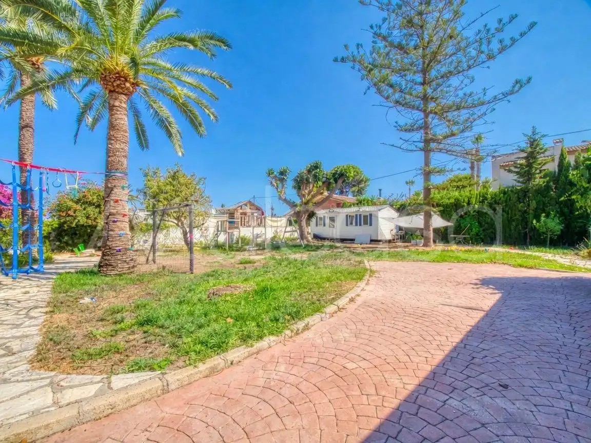 Vista exterior de Casa o xalet en venda en Sant Joan d'Alacant amb Aire condicionat, Calefacció i Jardí privat