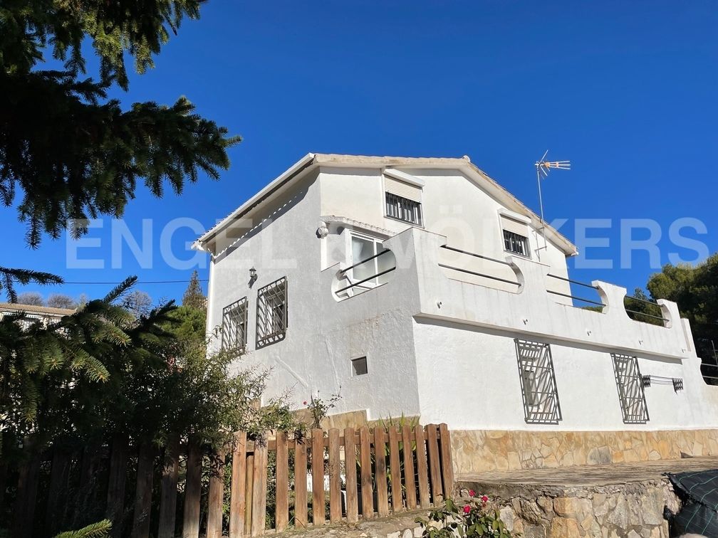 Vista exterior de Casa o xalet en venda en Querol amb Calefacció, Jardí privat i Terrassa